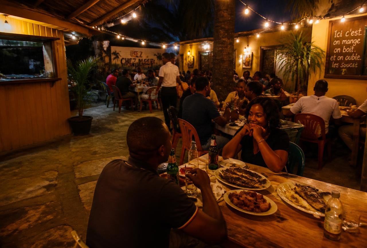 La Cour des Grands — Cuisine ivoirienne / Maquis